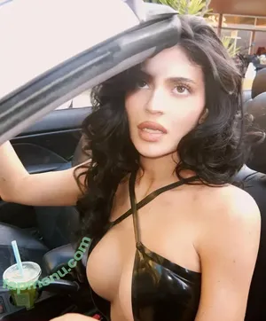 Kylie Jenner / KylieJenner / kyliejenner.2 nude photo #1286