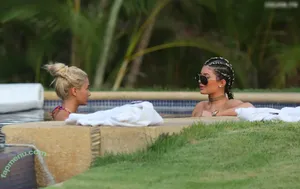 Kylie Jenner / KylieJenner / kyliejenner.2 nude photo #1308