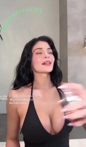Kylie Jenner / KylieJenner / kyliejenner.2 nude photo #1479