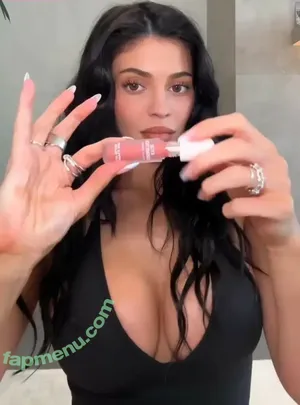 Kylie Jenner / KylieJenner / kyliejenner.2 nude photo #1487