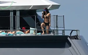 Kylie Jenner / KylieJenner / kyliejenner.2 nude photo #1663