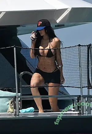 Kylie Jenner / KylieJenner / kyliejenner.2 nude photo #1674
