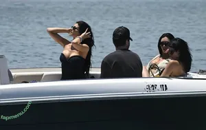 Kylie Jenner / KylieJenner / kyliejenner.2 nude photo #1694