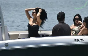 Kylie Jenner / KylieJenner / kyliejenner.2 nude photo #1695