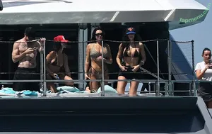 Kylie Jenner / KylieJenner / kyliejenner.2 nude photo #1697
