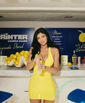 Kylie Jenner / KylieJenner / kyliejenner.2 nude photo #1841
