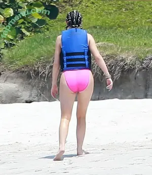 Kylie Jenner / KylieJenner / kyliejenner.2 nude photo #1927