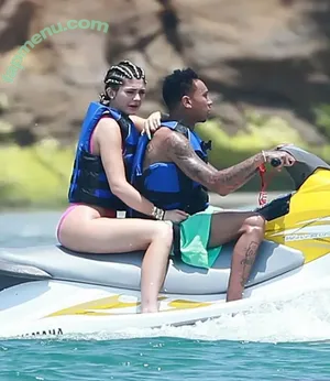 Kylie Jenner / KylieJenner / kyliejenner.2 nude photo #1936