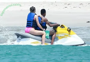Kylie Jenner / KylieJenner / kyliejenner.2 nude photo #1940
