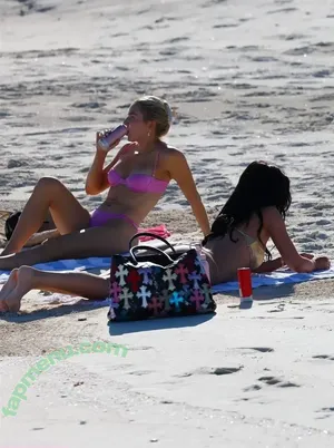 Kylie Jenner / KylieJenner / kyliejenner.2 nude photo #1965