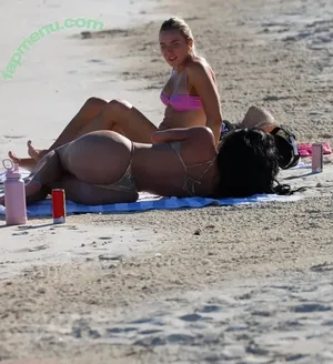 Kylie Jenner / KylieJenner / kyliejenner.2 nude photo #1972