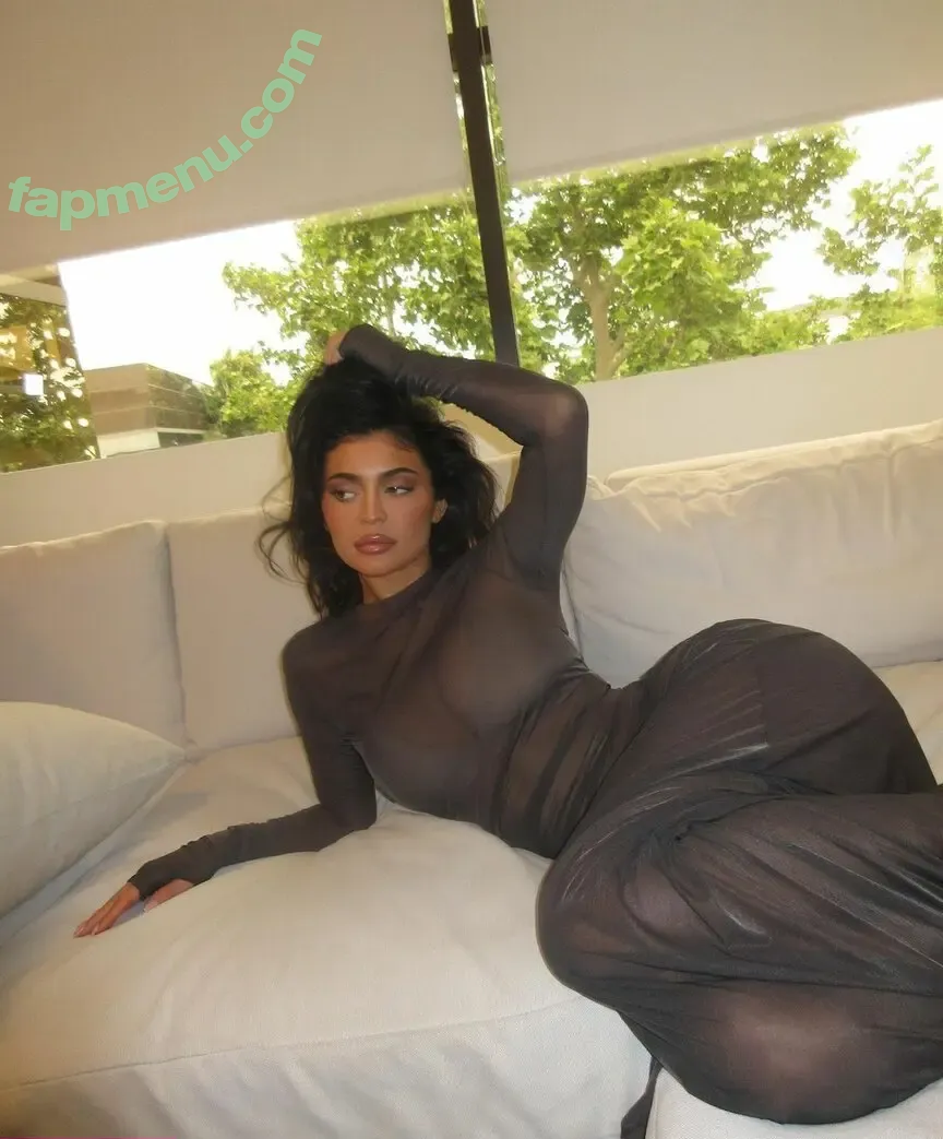 Kylie Jenner nude photo #1208 (KylieJenner / kyliejenner.2)