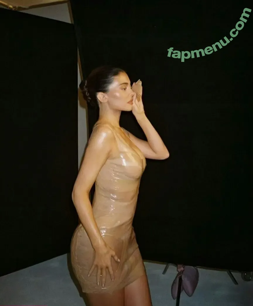 Kylie Jenner nude photo #1231 (KylieJenner / kyliejenner.2)