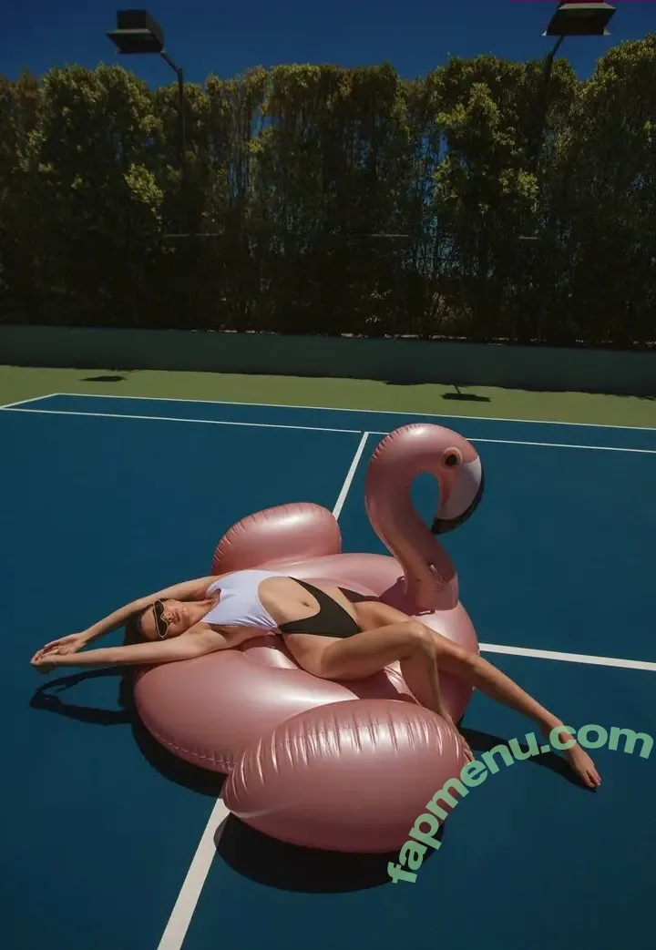 Kylie Jenner nude photo #1388 (KylieJenner / kyliejenner.2)