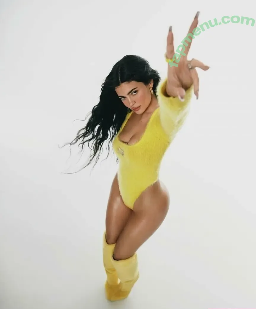 Kylie Jenner nude photo #1474 (KylieJenner / kyliejenner.2)