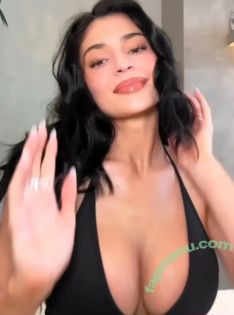Kylie Jenner nude photo #1495 (KylieJenner / kyliejenner.2)