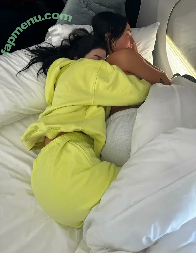 Kylie Jenner nude photo #1516 (KylieJenner / kyliejenner.2)