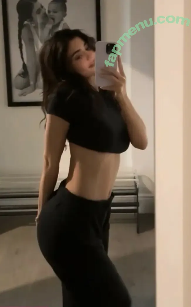 Kylie Jenner nude photo #1533 (KylieJenner / kyliejenner.2)