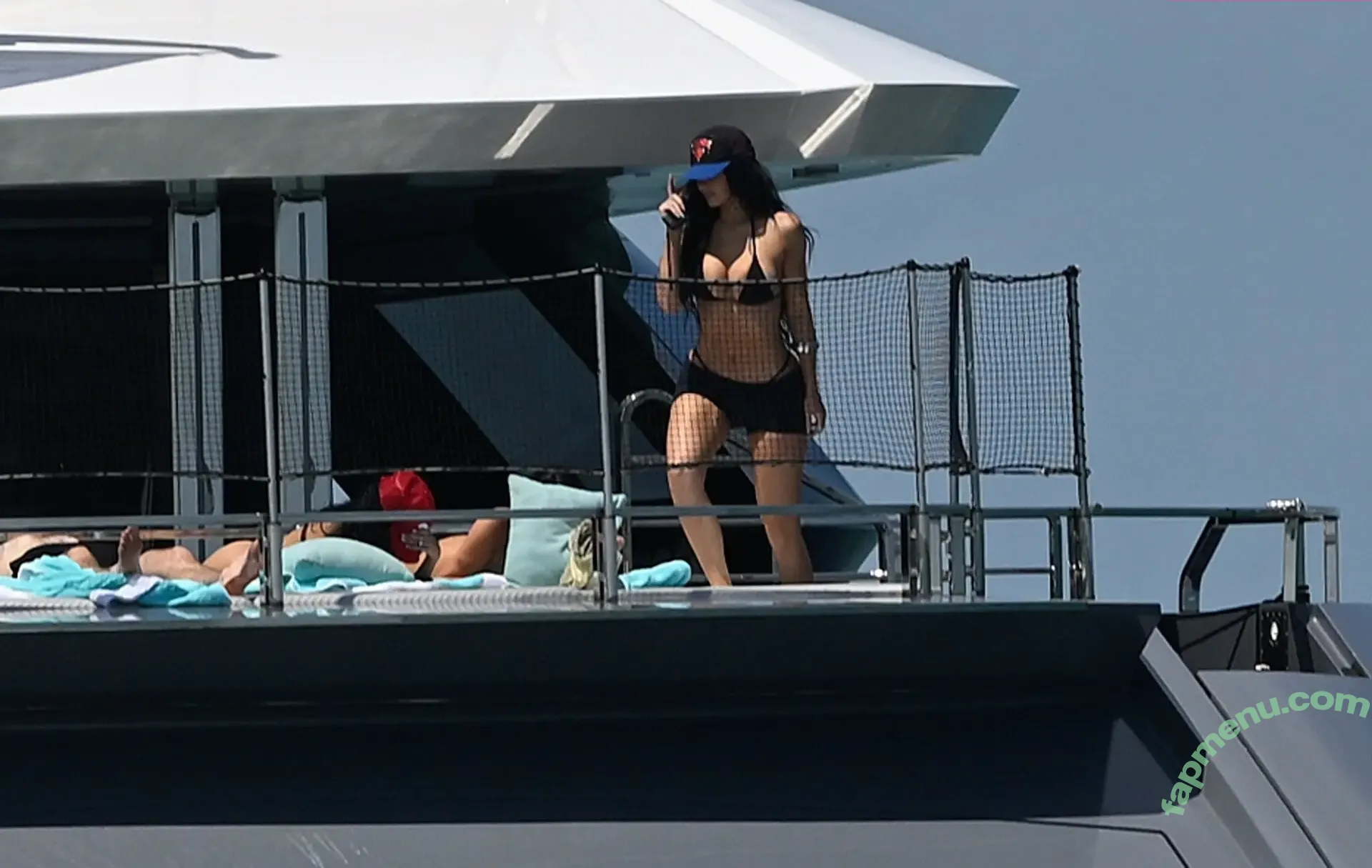 Kylie Jenner nude photo #1664 (KylieJenner / kyliejenner.2)