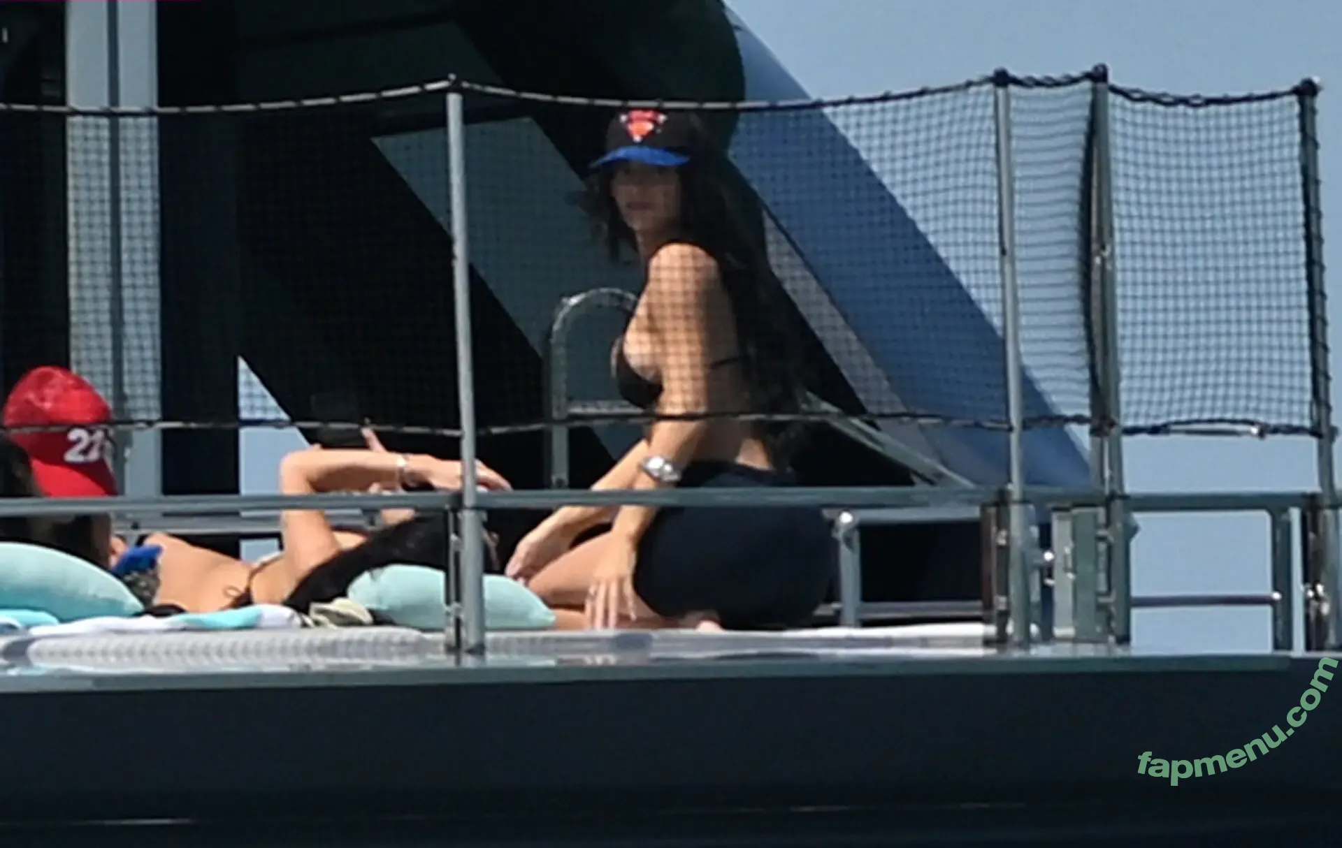 Kylie Jenner nude photo #1670 (KylieJenner / kyliejenner.2)