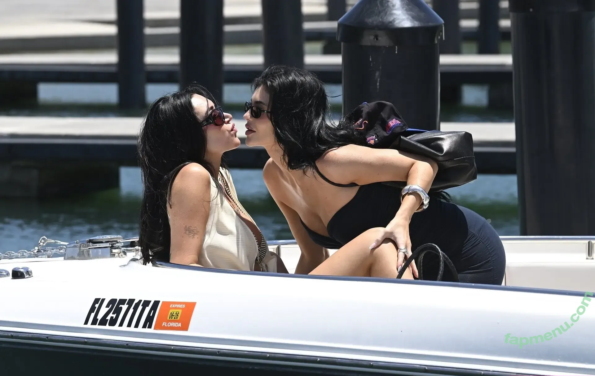 Kylie Jenner nude photo #1684 (KylieJenner / kyliejenner.2)