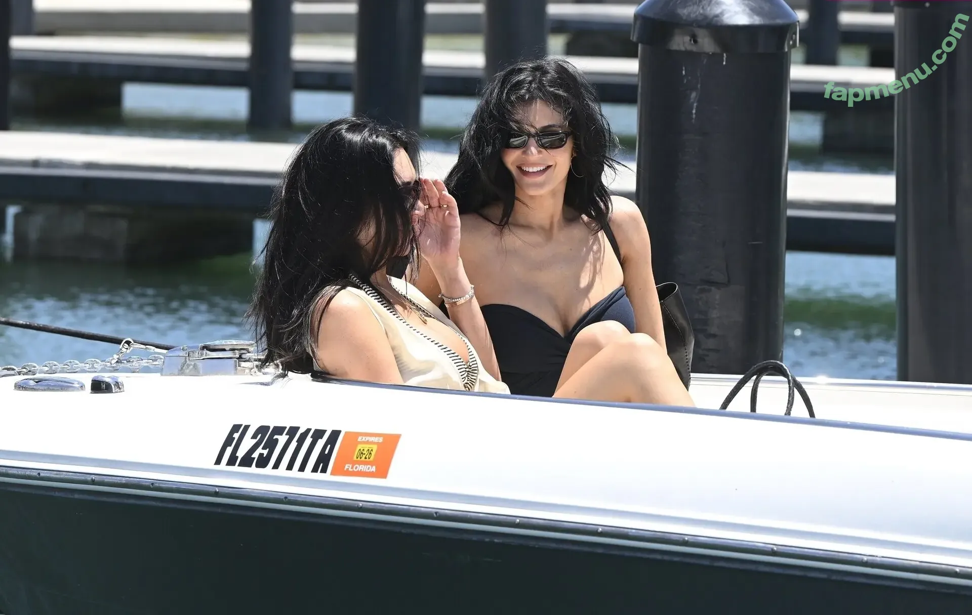 Kylie Jenner nude photo #1689 (KylieJenner / kyliejenner.2)