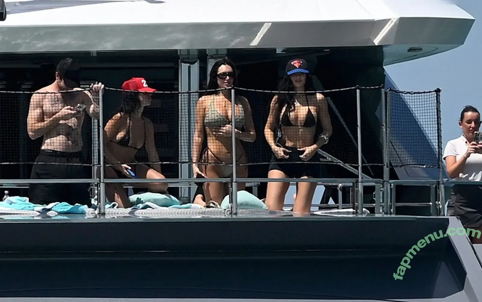 Kylie Jenner nude photo #1703 (KylieJenner / kyliejenner.2)
