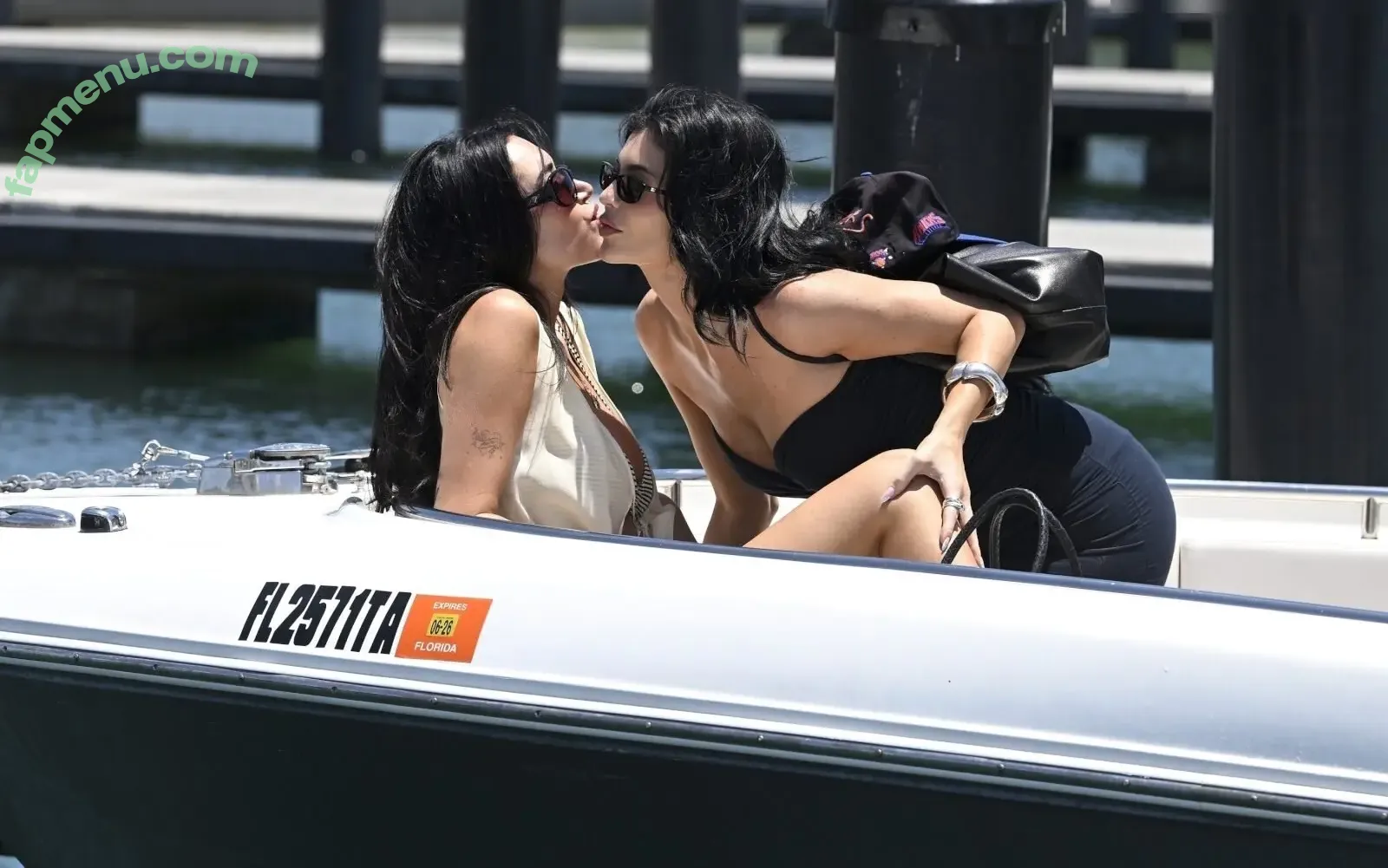 Kylie Jenner nude photo #1710 (KylieJenner / kyliejenner.2)