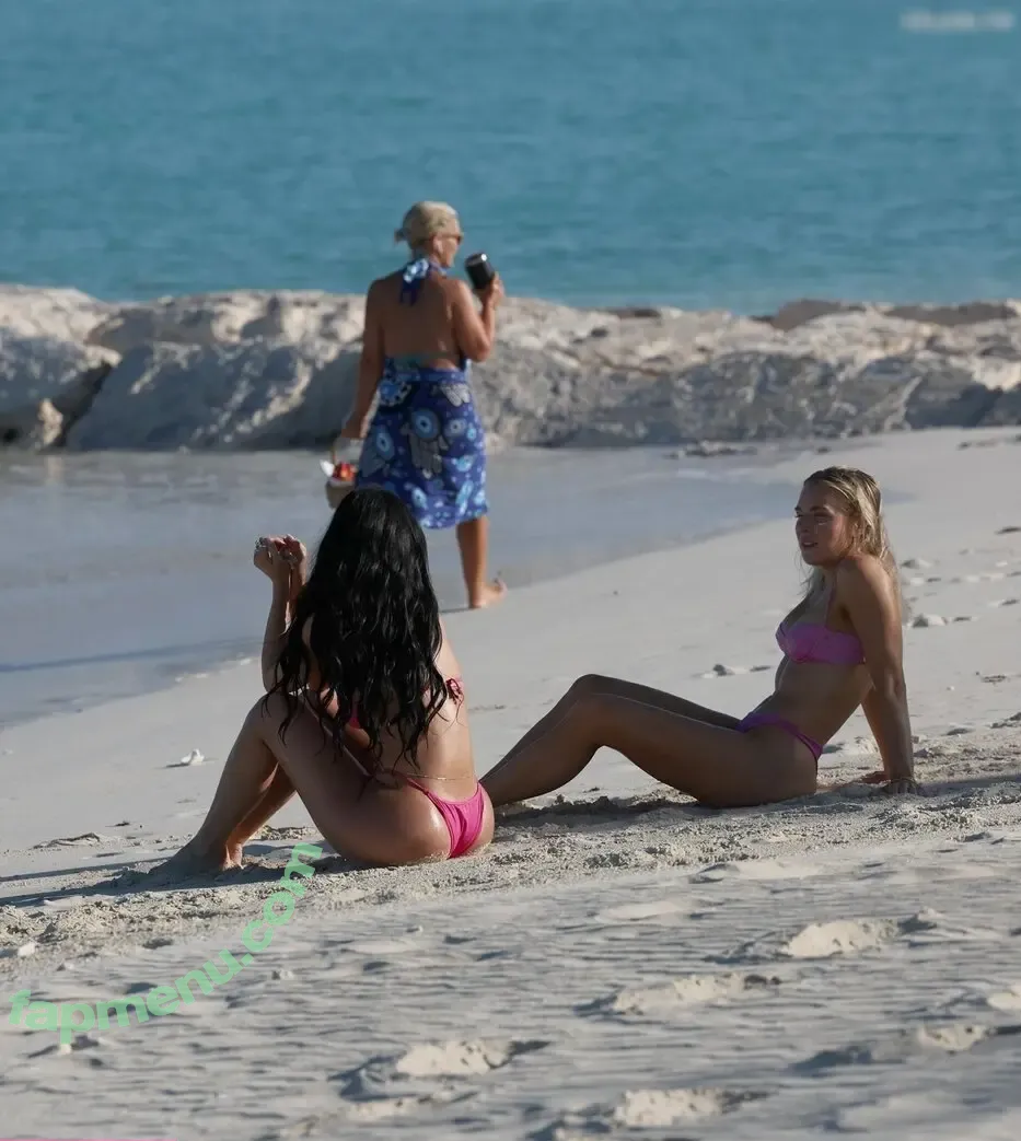 Kylie Jenner nude photo #1905 (KylieJenner / kyliejenner.2)