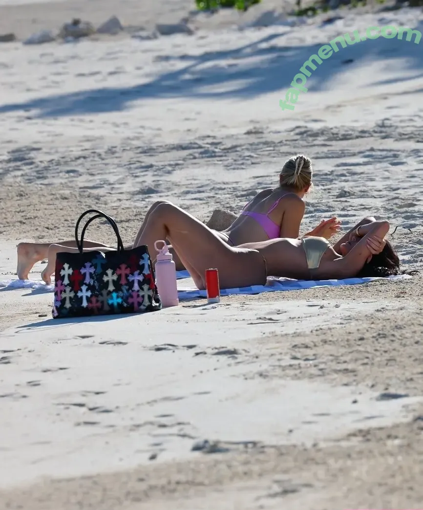 Kylie Jenner nude photo #1959 (KylieJenner / kyliejenner.2)
