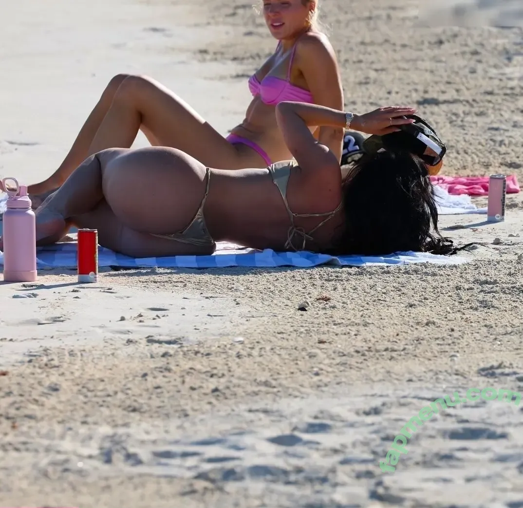 Kylie Jenner nude photo #1977 (KylieJenner / kyliejenner.2)
