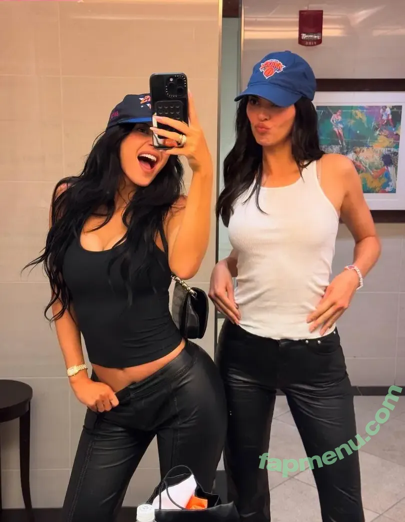 Kylie Jenner nude photo #1995 (KylieJenner / kyliejenner.2)