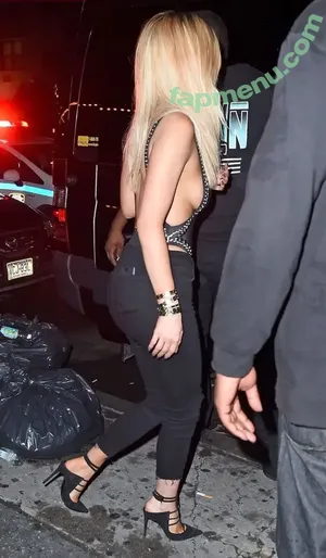 Kylie Jenner / KylieJenner / kyliejenner.2 nude photo #2020