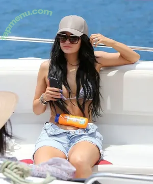 Kylie Jenner / KylieJenner / kyliejenner.2 nude photo #2108