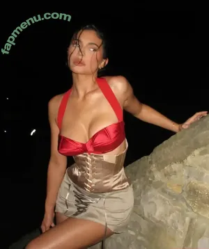 Kylie Jenner / KylieJenner / kyliejenner.2 nude photo #2130