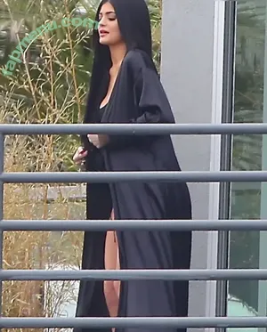 Kylie Jenner / KylieJenner / kyliejenner.2 nude photo #2214