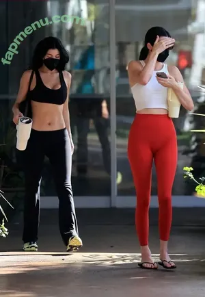 Kylie Jenner / KylieJenner / kyliejenner.2 nude photo #2248
