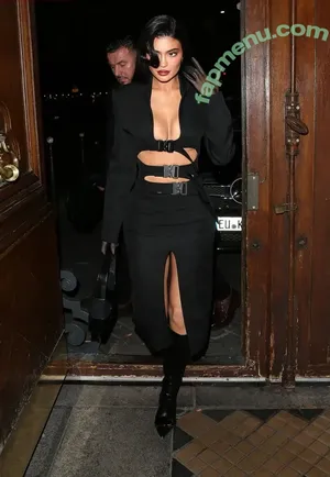 Kylie Jenner / KylieJenner / kyliejenner.2 nude photo #2271