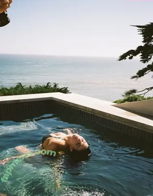 Kylie Jenner / KylieJenner / kylie_jenner nude photo #2436