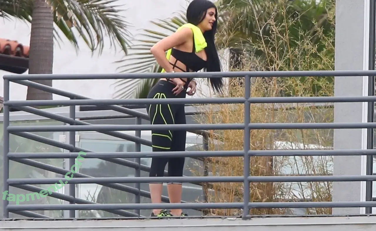 Kylie Jenner nude photo #2218 (KylieJenner / kyliejenner.2)