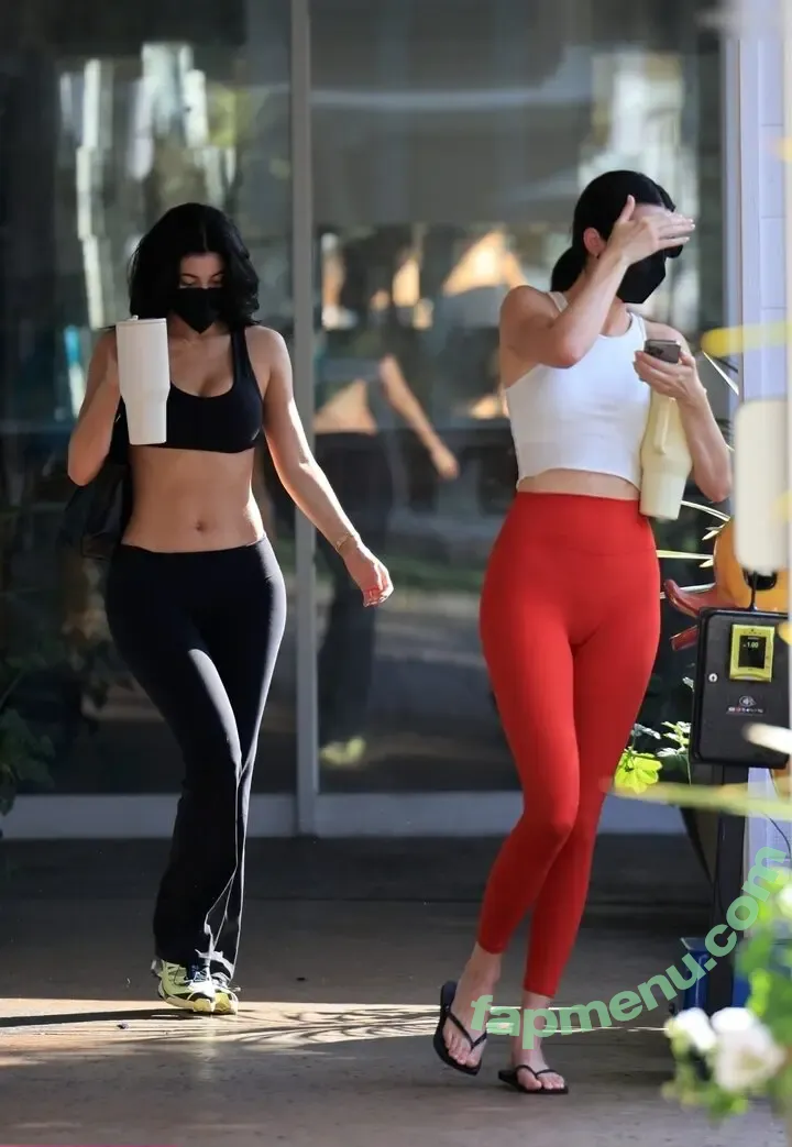 Kylie Jenner nude photo #2241 (KylieJenner / kyliejenner.2)