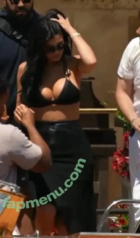 Kylie Jenner nude photo #2315 (KylieJenner / kyliejenner.2)