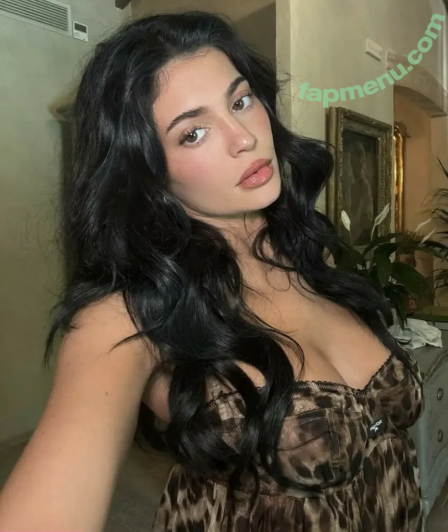 Kylie Jenner nude photo #2345 (KylieJenner / kyliejenner.2)