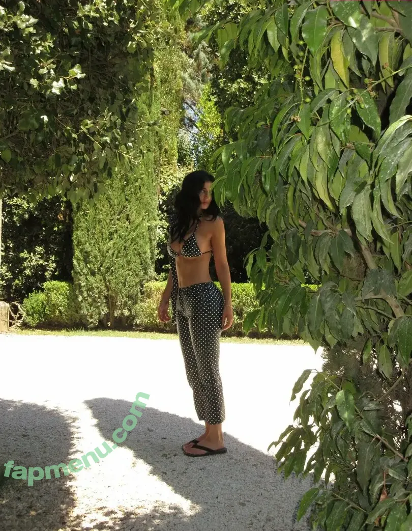 Kylie Jenner nude photo #2387 (KylieJenner / kyliejenner.2)