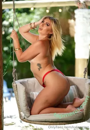 kylierayxo / kylierae nude photo #0002
