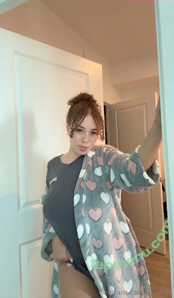kyrafree nude photo #0003 (kyrafree)