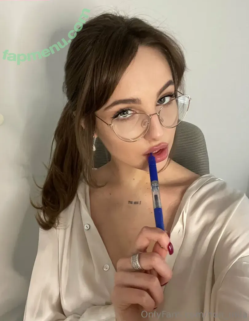 la_catherine_cherie nude photo #0001 (reel)