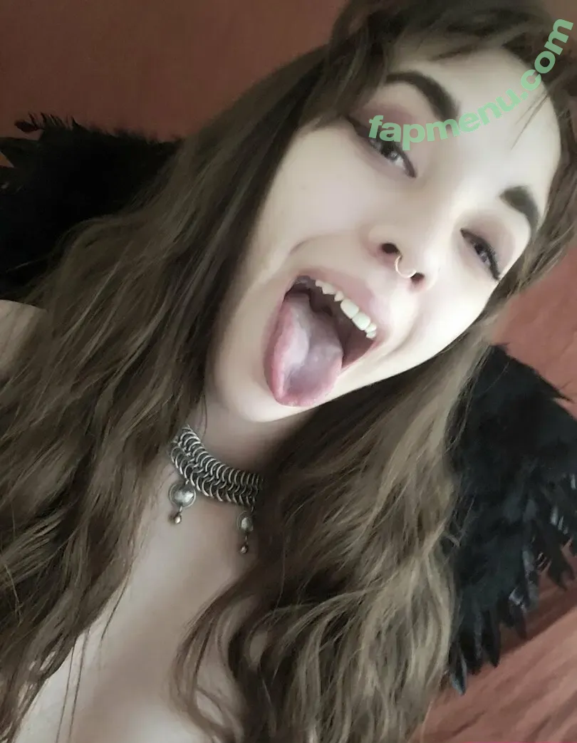 laa_petitemort nude photo #0004 (laa_petitemort)