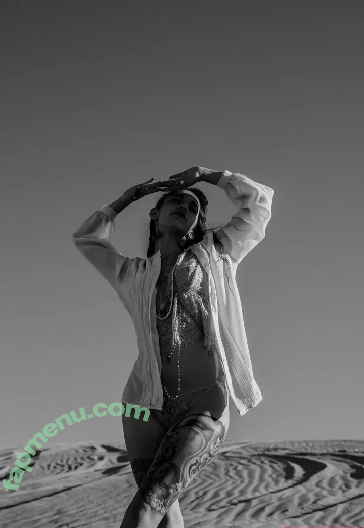 laa_petitemort nude photo #0027 (laa_petitemort)