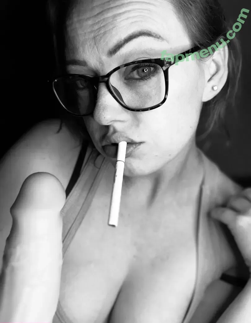 laciethewife nude photo #0013 (ms.laciecoy)